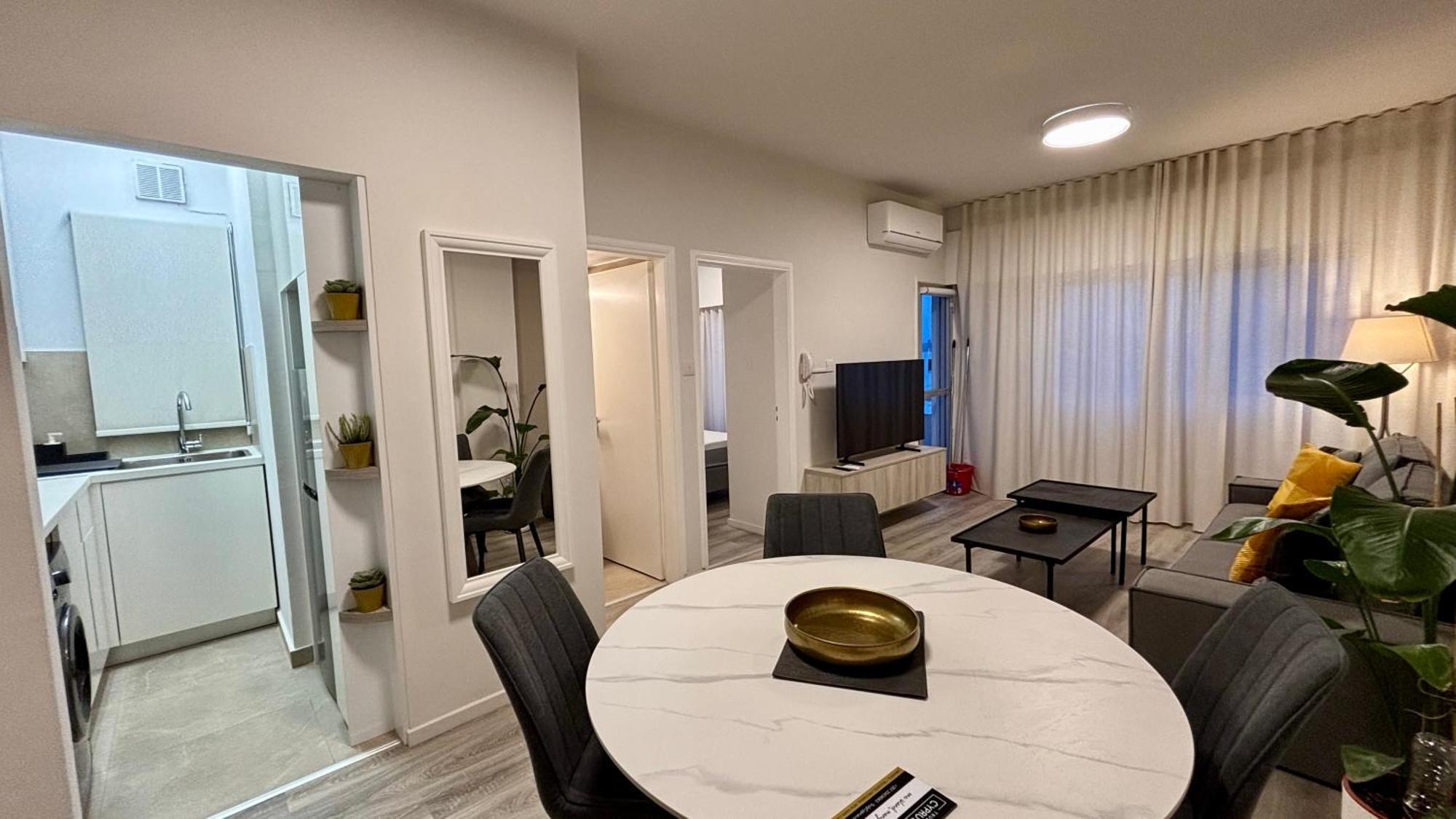 Seabreeze City Center Flats By Trulycyprus Limassol Exterior foto